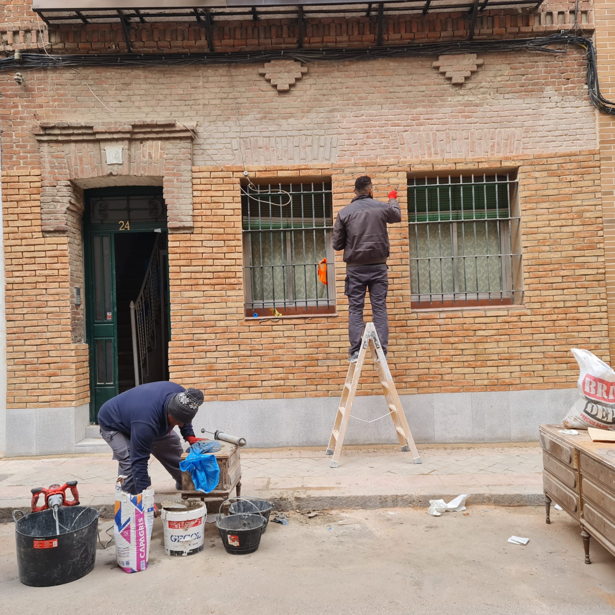 rehabilitación de fachada después de la rehabilitación CRB OBRAS